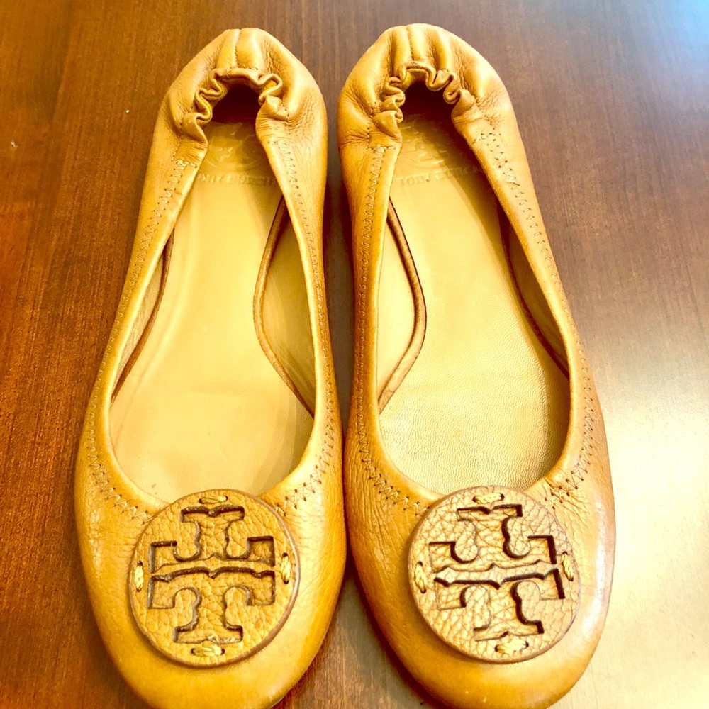 Luggage Color Tory Burch Flats, Size 8